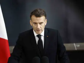 Macron ve Pezeşkiyan telefonda görüştü
