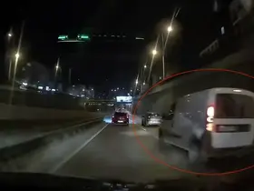 Makas atarak trafiği tehlikeye attı
