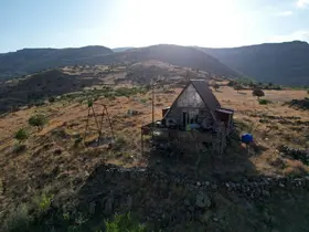 Malatya’da bin 600 rakımdaki bungalov evi görenler bir daha bakıyor
