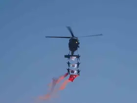 Malazgirt’te jandarma helikopterlerinin gösterisi nefes kesti
