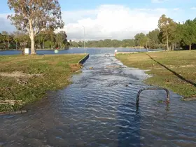 Manavgat’ta dev dalgalar Titreyengöl’ü denizle birleştirdi
