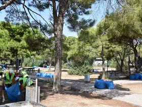 Manavgat’ta hükümlüler sahilde Çevre temizliği ve düzenleme çalışması yaptı
