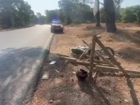 Manavgat’ta motosiklet tel çitlere çarptı: 2 yaralı
