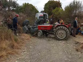 Manisa’da traktör devrildi: 2 ölü, 3 yaralı
