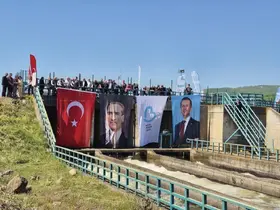 Manyas Barajı’nda kapaklar açıldı, kanallara su verilmeye başlandı
