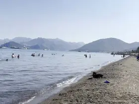 Marmaris’te sıcak havayla birlikte sahiller hareketlendi
