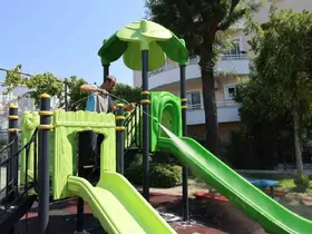 Marmaris’te temizlik çalışmaları sürüyor
