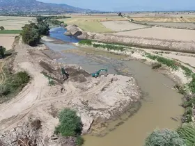 Menderes Nehri’nde ıslah çalışmaları sürüyor
