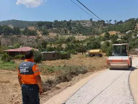 Mersin Büyükşehir Belediyesi kırsal yolları yeniliyor
