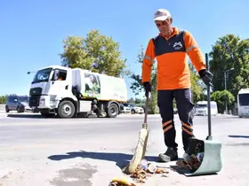 Mersin Büyükşehir Belediyesi temiz bir kent için sahada
