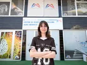 Mersin Büyükşehir Belediyesinin Kurs Merkezi ile önce liseyi ardından üniversiteyi kazandı
