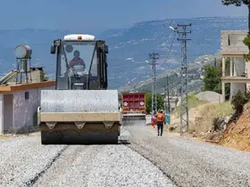 Mersin’de 5 mahalleyi birbirine bağlayan yolda 2. etap tamamlandı
