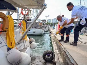 Mersin’de deniz dibinden çıkan atıklar şaşırttı
