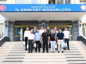 Mersin’de görevini tamamlayan polisler emekliliğe uğurlandı
