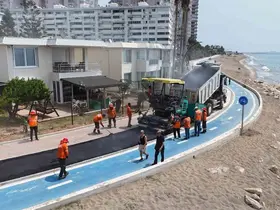 Mersin’de sahil yürüyüş yolu yenilendi
