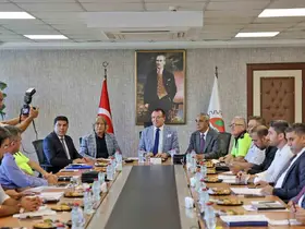 Mersin’de şehir içi yolcu ve servis taşımacılığı sorunları masaya yatırıldı
