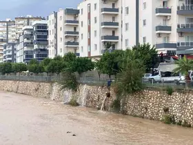 Mersin’de şiddetli yağış etkisini sürdürüyor
