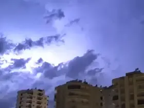 Mersin’de şimşekler geceyi gündüze çevirdi
