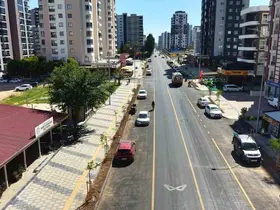 Mersin’de yenilenen cadde 420 ağaçla buluştu
