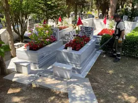 Mezarlıklara kesintisiz bakım
