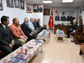 MHP Lideri Bahçeli, Taş Medreseli ülkücüleri ziyaret etti
