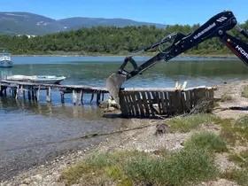Milas’ta Belediye kıyı işgallerine ve kaçak iskelelere son veriyor
