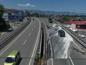 Milyonluk viyadük yıkılıyor
