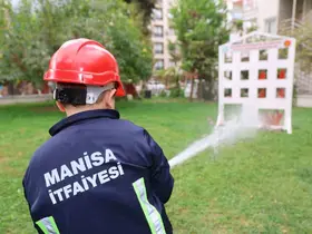 Minikler itfaiyecilik mesleğini yerinde öğrendi
