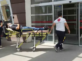 Motosiklet ile otomobil çarpıştı: 1 yaralı
