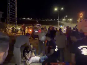 Motosiklet ile otomobil çarpıştı: 2 yaralı
