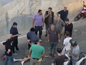 Motosikletletten fırlayarak alt geçide düştü
