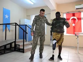MSB, Somali’deki Recep Tayyip Erdoğan Eğitim ve Araştırma Hastanesine protez bacak yardımı yapıldığını duyurdu