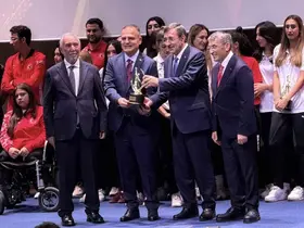 Muğla Valisi Akbıyık’a "Spora Destek Veren Devlet Adamı" ödülü
