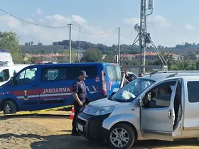 Muhtar aracında başından vurulmuş halde ölü bulundu
