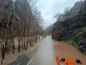 Munzur Nehri taştı, Tunceli-Ovacık yolunda ulaşım durduruldu