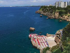 Muratpaşa’nın mavi bayraklı plajlarında yaz keyfi
