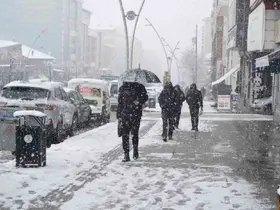 Muş’ta 40 köy yolu kapandı, mahsur kalan hasta kurtarıldı
