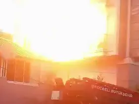 Mutfakta yangın çıktı, doğalgaz bomba gibi patladı
