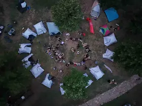 Mutlulukları gözlerinden okundu
