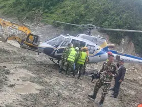 Nepal’deki sel felaketinden 10 gün sonra hidroelektrik tünelinden 2 işçi kurtarıldı

