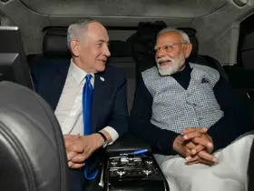 Netanyahu, Hindistan Başbakanı Modi’yi Hint kıyafeti giyerek karşıladı
