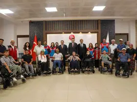 Niğde’de engelli vatandaşlara 21 akülü tekerlekli sandalye desteği
