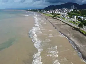 Ordu’da sağanak sonrası Karadeniz’in rengi değişti
