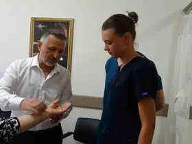 Ortopedi uzmanından fındık üreticilerine hasat öncesi uyarı: "Fiziksel hazırlık yapmadan bahçeye girmeyin"
