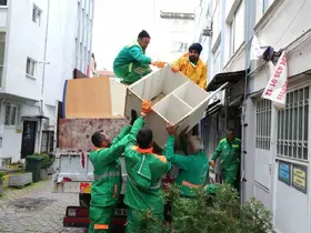 Osmangazi’de çöp eve müdahale
