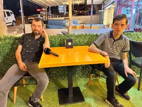 Otizmli ve zihinsel engelli ikiz kardeşlerin hafızası görenleri şaşırtıyor
