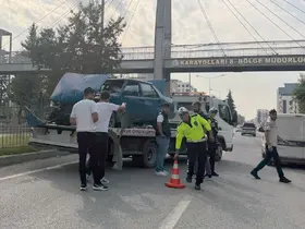 Otomobil refüje çıktı
