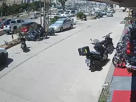 Otomobilin çarptığı kadın metrelerce havaya uçarak can verdi
