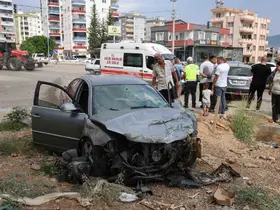 Otomobiller kavşakta çarpıştı: 4 yaralı
