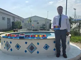 Özel çocuklardan anlamlı proje: Atık kutular sokak hayvanları için mama kabına dönüştü
